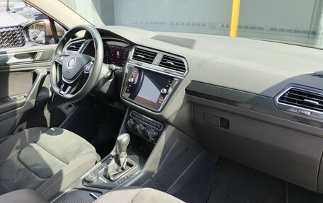 Volkswagen Tiguan II, 2018 год, 2 700 000 рублей, 14 фотография
