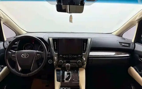 Toyota Alphard III, 2021 год, 4 400 666 рублей, 8 фотография
