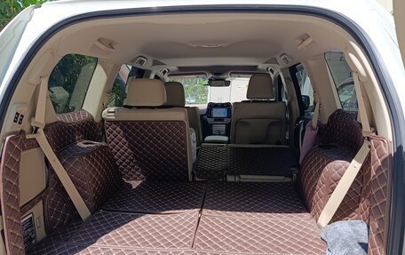 Toyota Land Cruiser Prado 150 рестайлинг 2, 2023 год, 5 500 000 рублей, 3 фотография