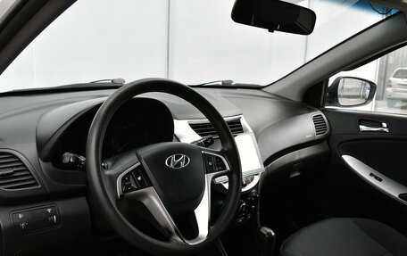 Hyundai Solaris II рестайлинг, 2013 год, 850 000 рублей, 13 фотография