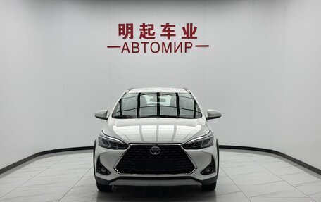 Toyota Yaris, 2023 год, 1 050 000 рублей, 3 фотография
