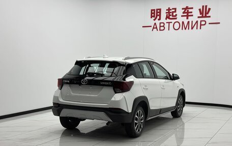 Toyota Yaris, 2023 год, 1 050 000 рублей, 4 фотография