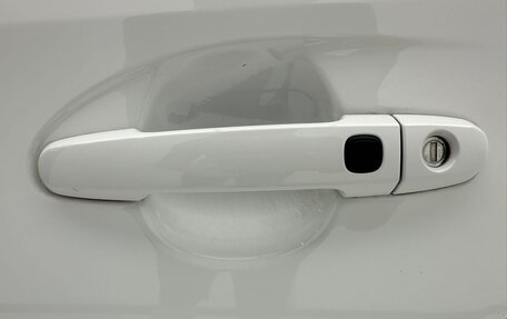Toyota Yaris, 2023 год, 1 050 000 рублей, 15 фотография