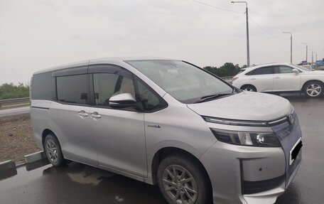 Toyota Voxy III, 2017 год, 1 900 000 рублей, 8 фотография