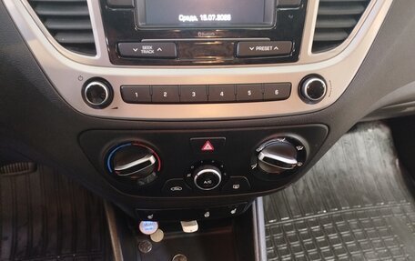 Hyundai Solaris II рестайлинг, 2021 год, 1 900 000 рублей, 9 фотография