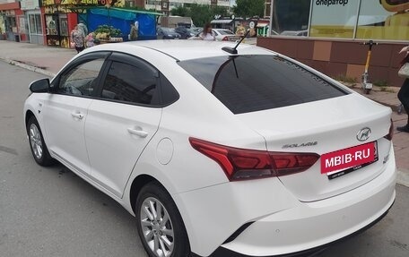 Hyundai Solaris II рестайлинг, 2021 год, 1 900 000 рублей, 4 фотография