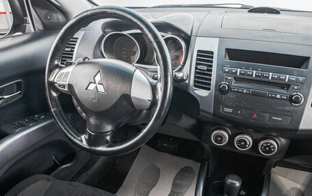 Mitsubishi Outlander III рестайлинг 3, 2007 год, 1 099 000 рублей, 15 фотография