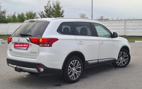 Mitsubishi Outlander III рестайлинг 3, 2015 год, 1 935 000 рублей, 4 фотография