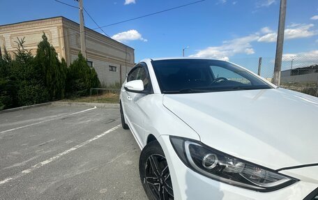 Hyundai Elantra VI рестайлинг, 2018 год, 1 040 000 рублей, 5 фотография