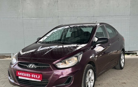 Hyundai Solaris II рестайлинг, 2012 год, 895 000 рублей, 3 фотография