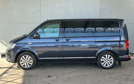 Volkswagen Multivan T6 рестайлинг, 2018 год, 5 210 000 рублей, 4 фотография