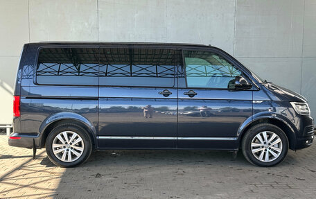 Volkswagen Multivan T6 рестайлинг, 2018 год, 5 210 000 рублей, 8 фотография