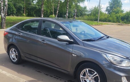 Hyundai Solaris II рестайлинг, 2012 год, 780 000 рублей, 2 фотография