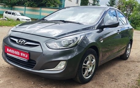 Hyundai Solaris II рестайлинг, 2012 год, 780 000 рублей, 19 фотография