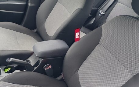 Hyundai Solaris II рестайлинг, 2012 год, 780 000 рублей, 18 фотография