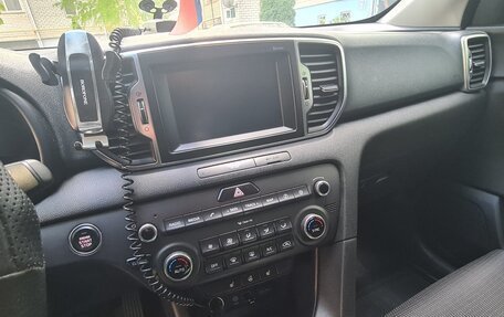 KIA Sportage IV рестайлинг, 2017 год, 2 300 000 рублей, 3 фотография