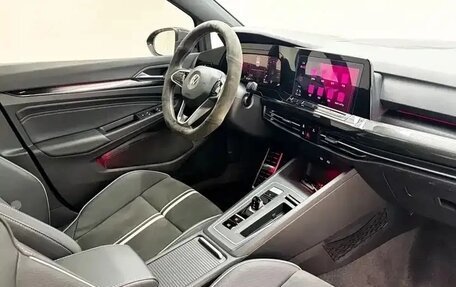Volkswagen Golf VIII, 2023 год, 1 800 000 рублей, 6 фотография