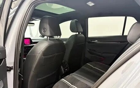 Volkswagen Golf VIII, 2023 год, 1 800 000 рублей, 8 фотография