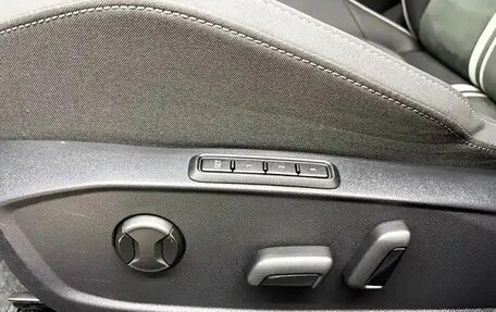 Volkswagen Golf VIII, 2023 год, 1 800 000 рублей, 14 фотография