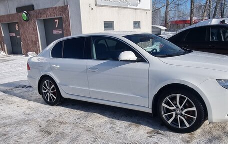Skoda Superb III рестайлинг, 2012 год, 1 020 000 рублей, 5 фотография