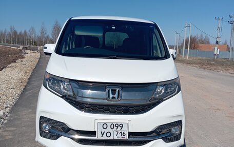 Honda Stepwgn IV, 2015 год, 1 850 000 рублей, 2 фотография