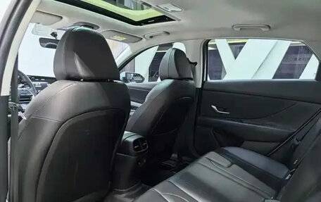 Hyundai Elantra, 2023 год, 1 570 000 рублей, 5 фотография