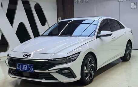 Hyundai Elantra, 2023 год, 1 570 000 рублей, 11 фотография