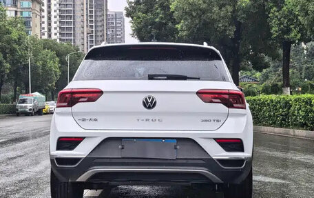 Volkswagen T-Roc I, 2022 год, 1 540 500 рублей, 6 фотография