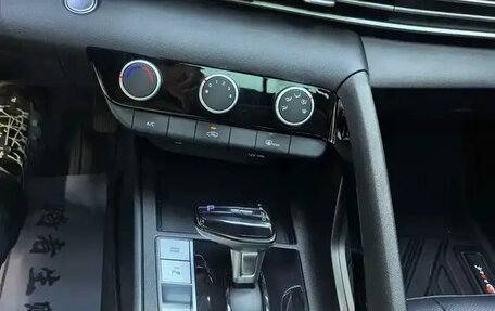 Hyundai Elantra, 2023 год, 1 570 000 рублей, 8 фотография