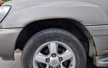 Toyota Land Cruiser 100 рестайлинг 2, 2003 год, 1 450 000 рублей, 8 фотография