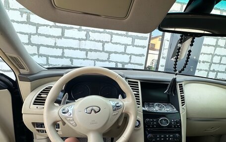 Infiniti FX II, 2011 год, 1 800 000 рублей, 10 фотография