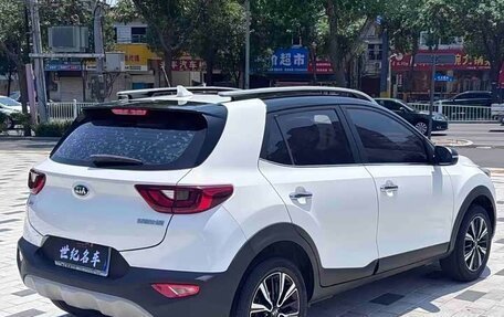 KIA Stonic, 2021 год, 970 000 рублей, 4 фотография