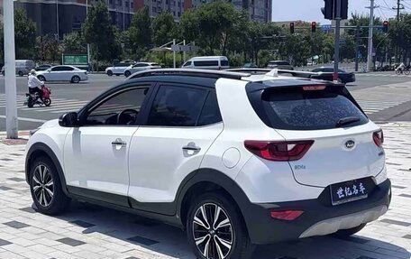 KIA Stonic, 2021 год, 970 000 рублей, 6 фотография