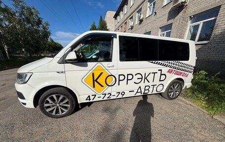 Volkswagen Caravelle T6 рестайлинг, 2016 год, 2 000 000 рублей, 10 фотография