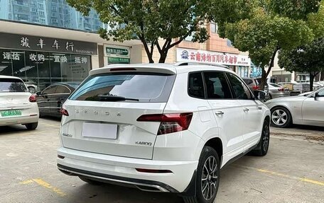 Skoda Karoq I, 2023 год, 1 660 000 рублей, 5 фотография