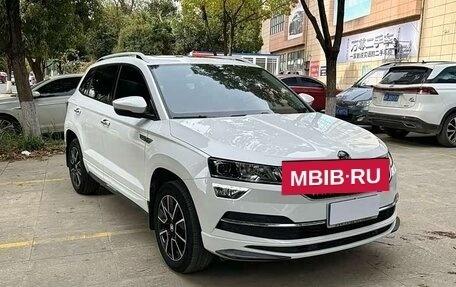Skoda Karoq I, 2023 год, 1 660 000 рублей, 2 фотография