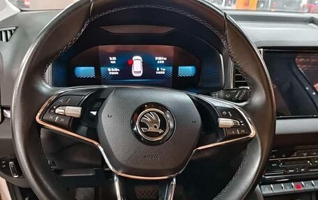 Skoda Karoq I, 2023 год, 1 660 000 рублей, 10 фотография