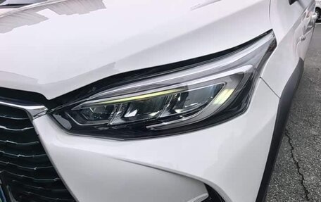 Toyota Yaris XP150 рестайлинг, 2022 год, 1 030 000 рублей, 5 фотография