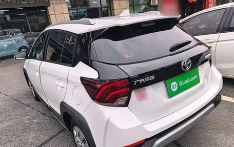 Toyota Yaris XP150 рестайлинг, 2022 год, 1 030 000 рублей, 7 фотография