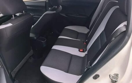 Toyota Yaris XP150 рестайлинг, 2022 год, 1 030 000 рублей, 18 фотография