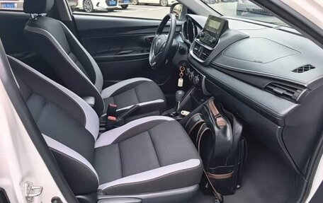 Toyota Yaris XP150 рестайлинг, 2022 год, 1 030 000 рублей, 17 фотография