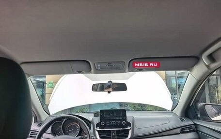 Toyota Yaris XP150 рестайлинг, 2022 год, 1 030 000 рублей, 12 фотография