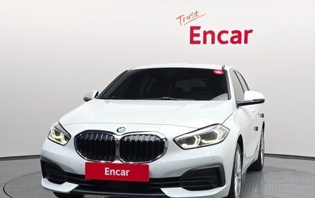 BMW 1 серия, 2020 год, 2 100 000 рублей, 2 фотография