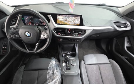BMW 1 серия, 2020 год, 2 100 000 рублей, 5 фотография