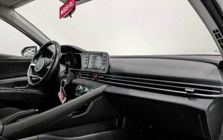 Hyundai Elantra, 2021 год, 1 950 000 рублей, 13 фотография