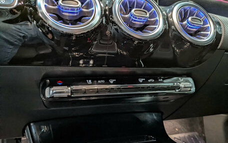 Mercedes-Benz CLA, 2019 год, 2 650 000 рублей, 24 фотография