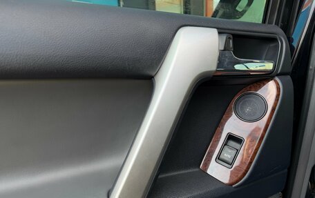 Toyota Land Cruiser Prado 150 рестайлинг 2, 2011 год, 2 700 000 рублей, 21 фотография