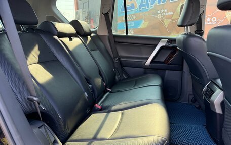 Toyota Land Cruiser Prado 150 рестайлинг 2, 2011 год, 2 700 000 рублей, 26 фотография