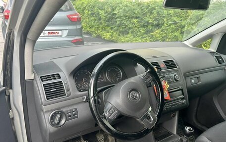 Volkswagen Touran III, 2011 год, 390 000 рублей, 5 фотография