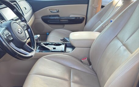 KIA Carnival III, 2018 год, 2 650 000 рублей, 9 фотография